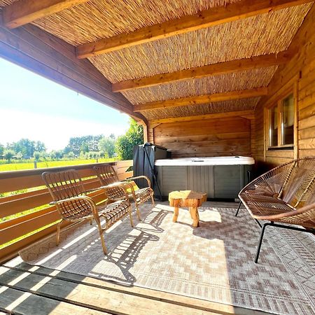 Mediterranean Style Chalet With Jacuzzi And Garden Near Amsterdam Vijfhuizen Exterior photo